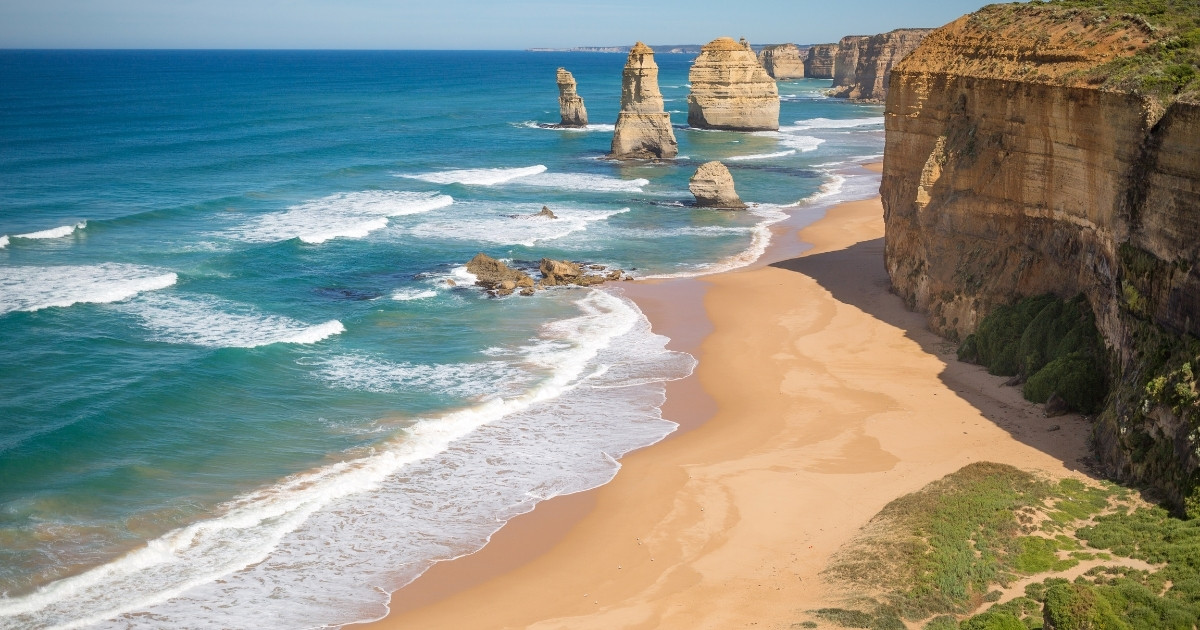 Melbourne vs Sydney Hotels: Price Comparison by Season (2026)